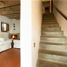 A selection of 2-3 bedroom apartments with shared pool near Florence, Sleeps 4-6
